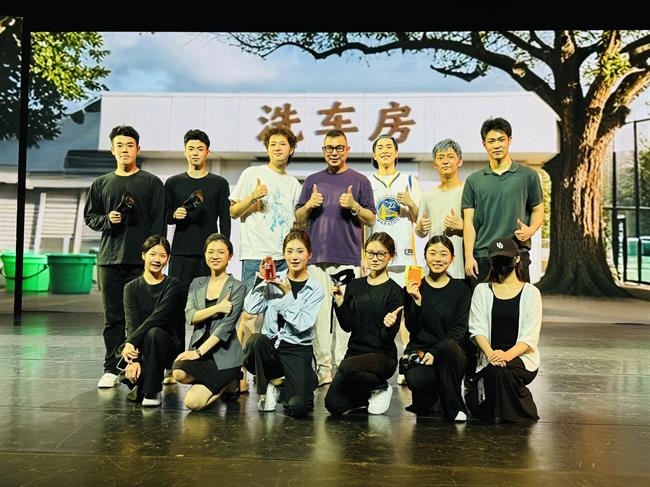 小品《可樂?不可樂》.jpg 小品《可樂?不可樂》.jpg